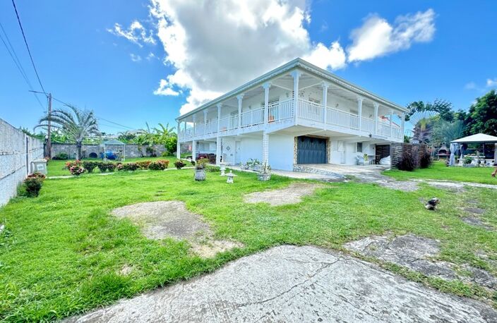 EN EXCLUSIVITÉ – VILLA DE CARACTÈRE AVEC VUE PANORAMIQUE – SAINT-FRANÇOIS — photo 5