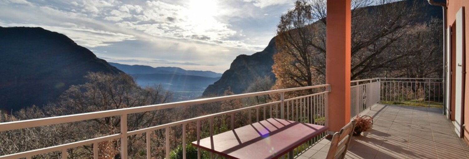 Maison 4 Pièces 110 m² à vendre à Entrepierres (04200)