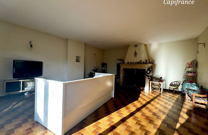 Maison en pierres - 3 chambres - Jardin 2 471 m² - Dépendance — photo 4