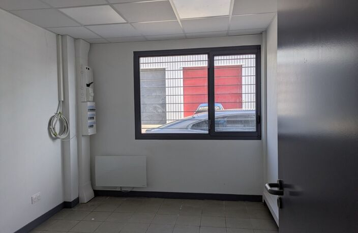 Local/bureau à louer CHAMBERY (73) 242 m² — photo 3