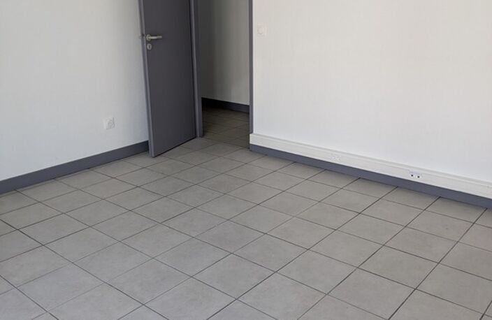 Local/bureau à louer CHAMBERY (73) 242 m² — photo 4