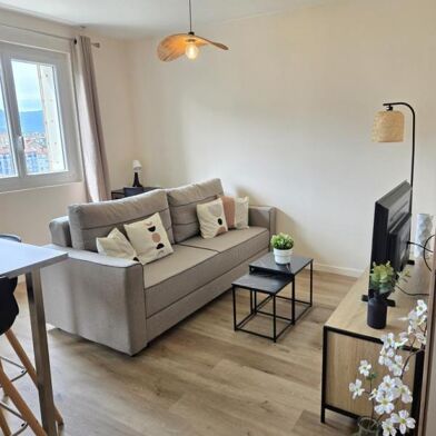 Appartement 2 pièces 867 €