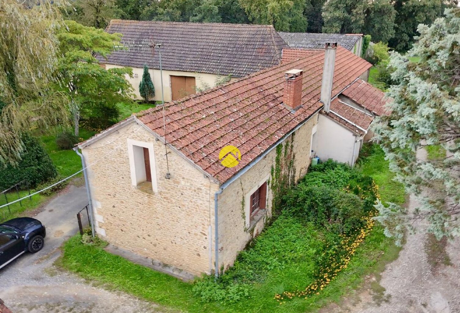Longère, grange et séchoir à tabac  — photo 1