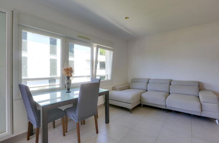 Appartement À Vendre — photo 2