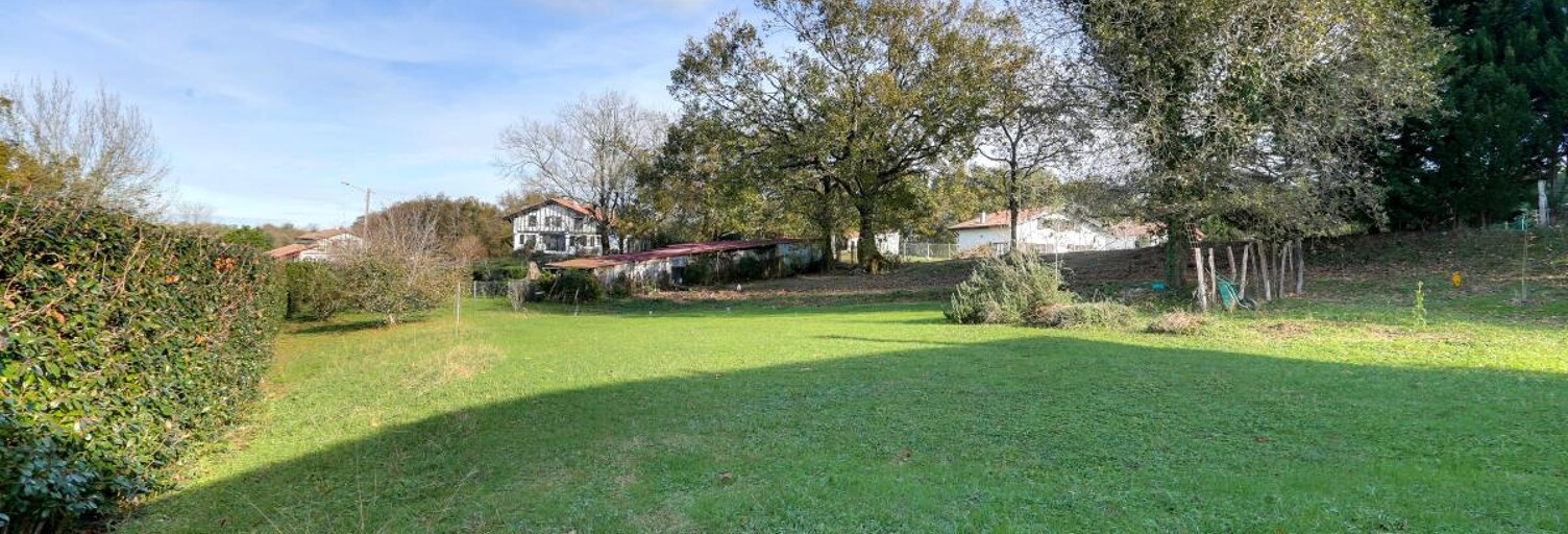 Terrain  1085 m² à vendre à Saint-Pée-sur-Nivelle (64310)