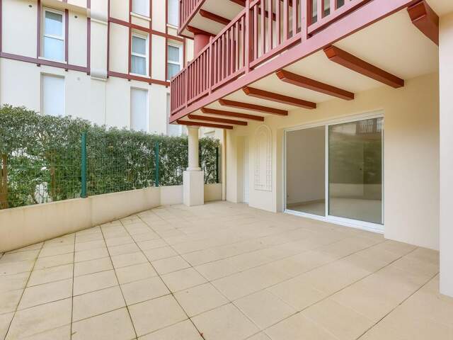 Appartement À Vendre — photo du bien