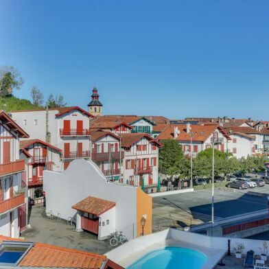 Appartement 4 pièces 286623 €