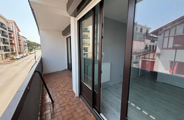 Appartement À Vendre — photo 2