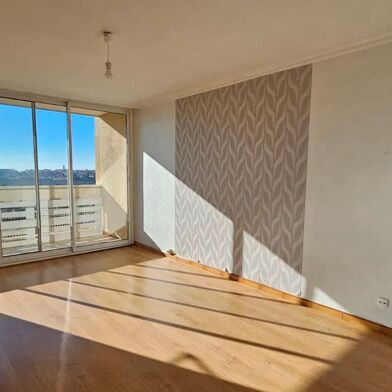 Appartement 3 pièces 860 €