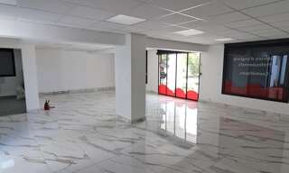 Commerce  93 m² à louer à La Possession (97419)