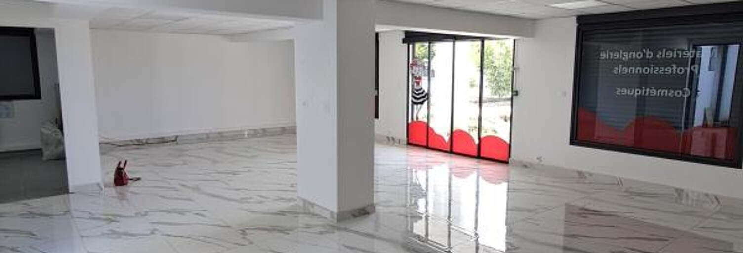 Commerce  93 m² à louer à La Possession (97419)