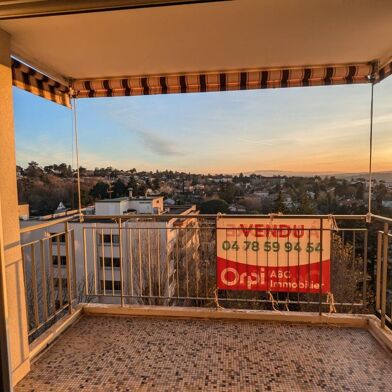 Appartement 4 pièces 275000 €