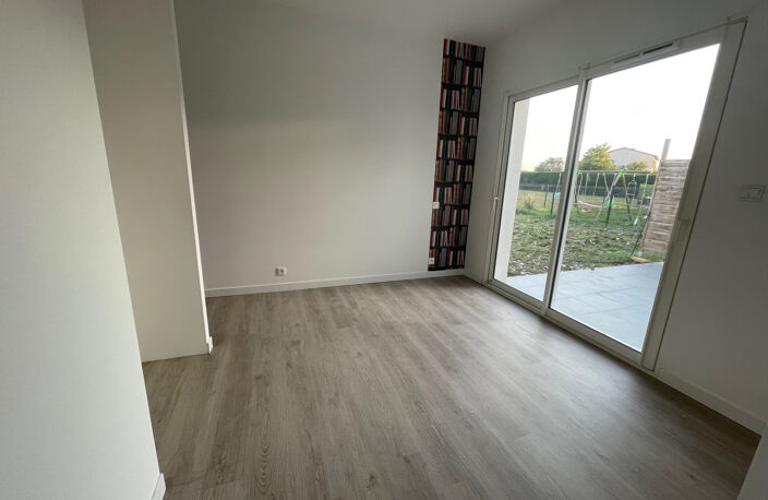 Location maison 4 pièces 90 m² à Miremont (31190) — photo 3