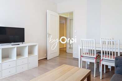 Appartement 3 pièces 740 €