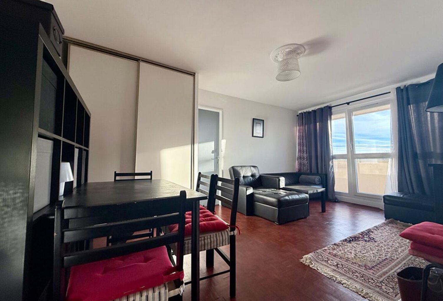 Charmant appartement de 2 pièces lumineux à Savigny-sur-Orge avec balcon et parking — photo 1