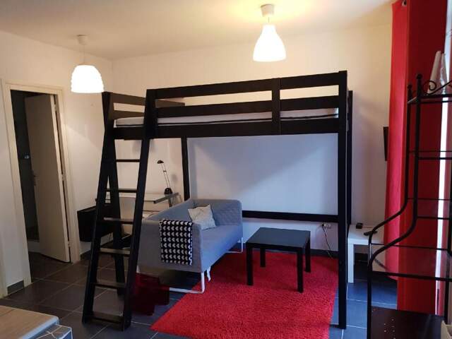 Studio meublé avec locataire en place à Saint Etienne 1 pièce 27 m2 — photo du bien