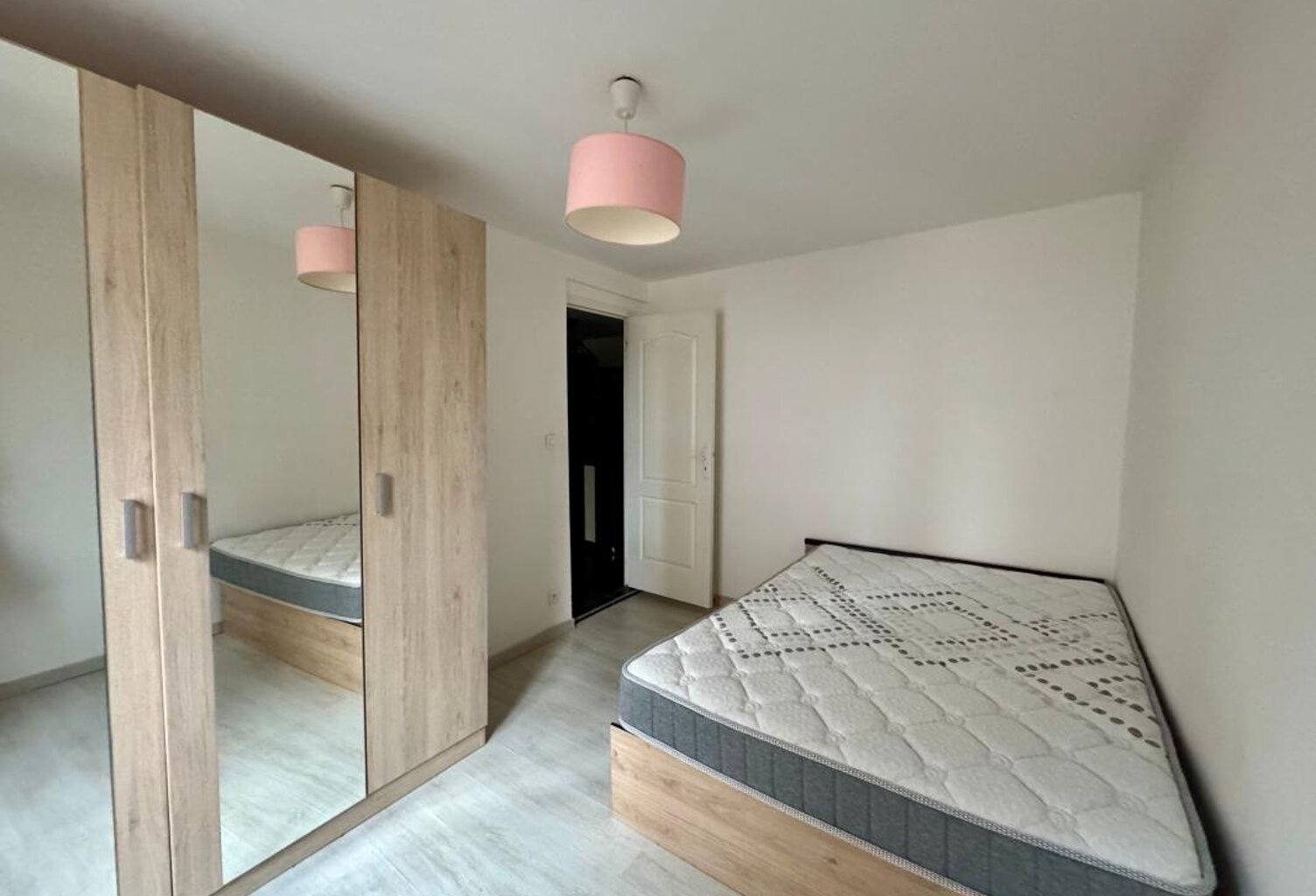 Immeuble de rapport À Vendre — photo 1