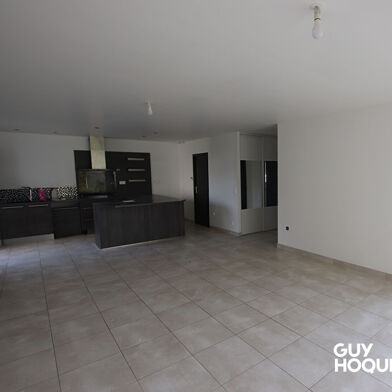 Maison 6 pièces 1036 €