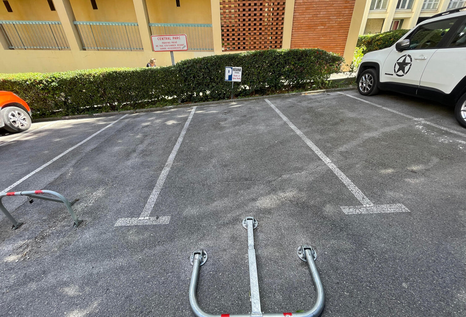 Vente garage   Aubagne (13400) — photo 1