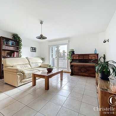 Appartement 3 pièces 219350 €