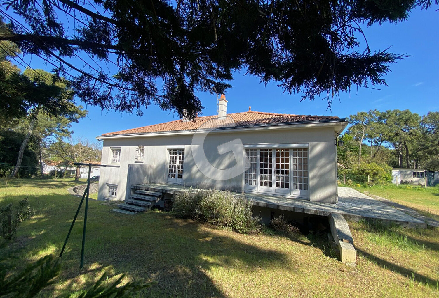 MAISON 8 PIECES 220 M² A VENDRE LA TRANCHE SUR MER — photo 1