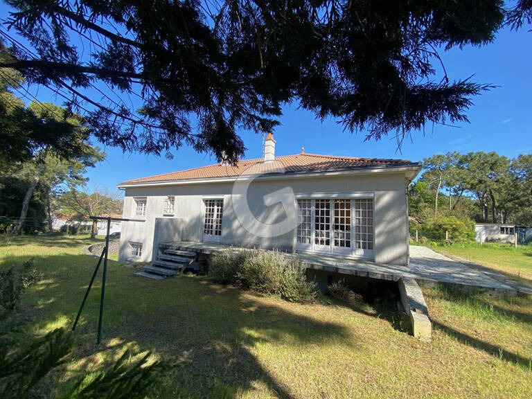 MAISON 8 PIECES 220 M² A VENDRE LA TRANCHE SUR MER — photo 1