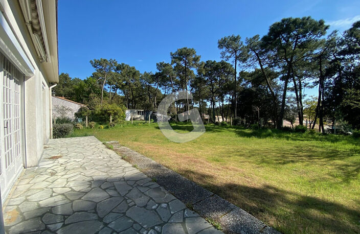 MAISON 8 PIECES 220 M² A VENDRE LA TRANCHE SUR MER — photo 2