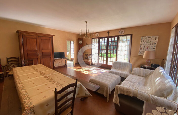 MAISON 8 PIECES 220 M² A VENDRE LA TRANCHE SUR MER — photo 4