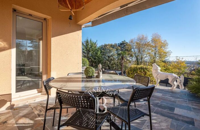 Sainte-Foy-les-Lyon - Maison d'environ 240 m² - Terrain de 633 m² avec piscine — photo 3