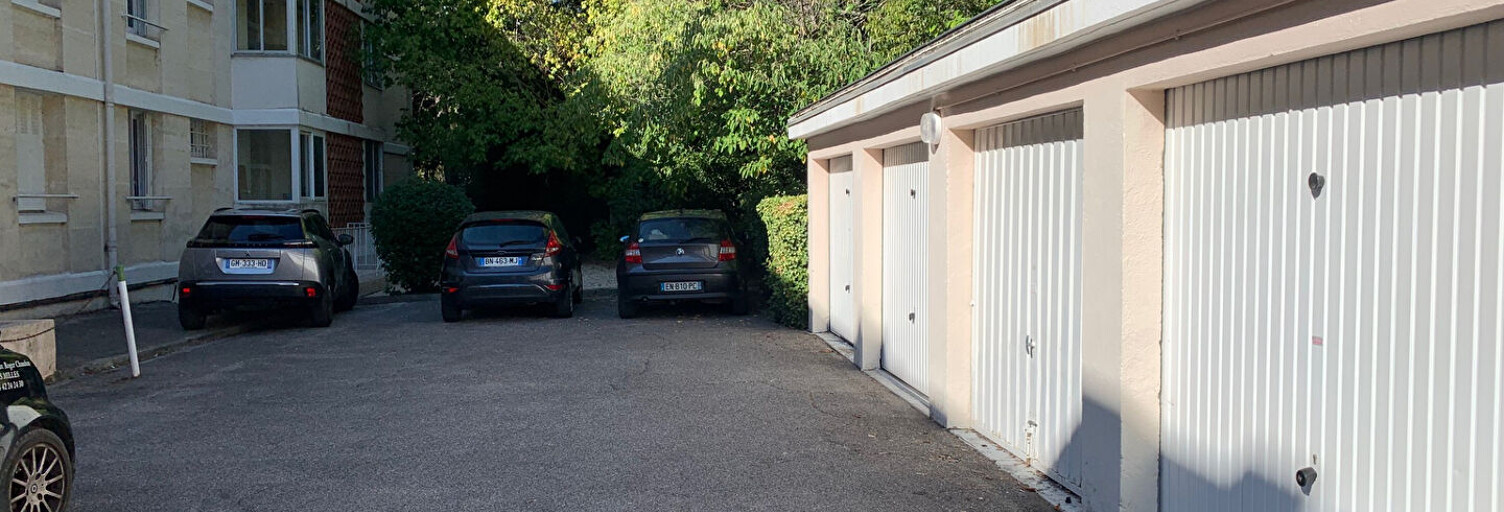 Garage  13 m² à louer à Aix-en-Provence (13100)
