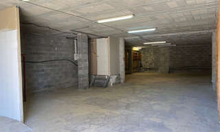 Commerce  140 m² à louer à Venelles (13770)