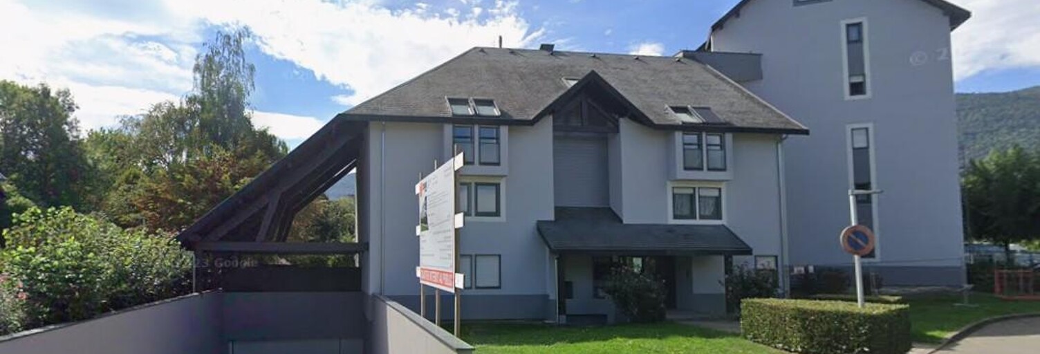 Garage   m² à louer à La Motte-Servolex (73290)