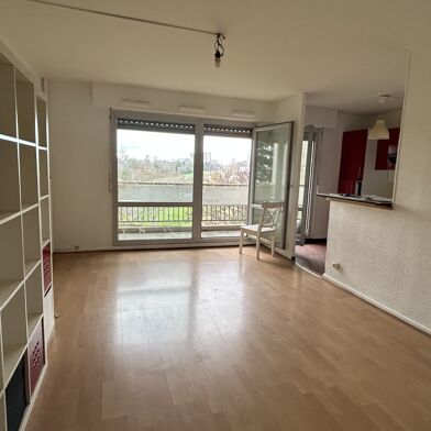 Appartement  104000 €