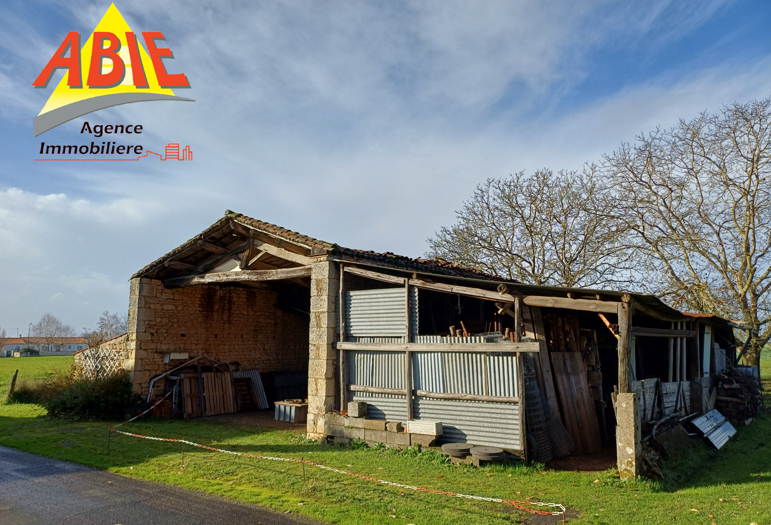 Terrain constructible de 1330 m2 — photo 1