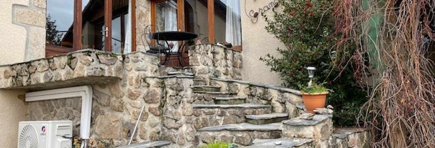 Maison 6 Pièces 164 m² à vendre à Grazac (43200)