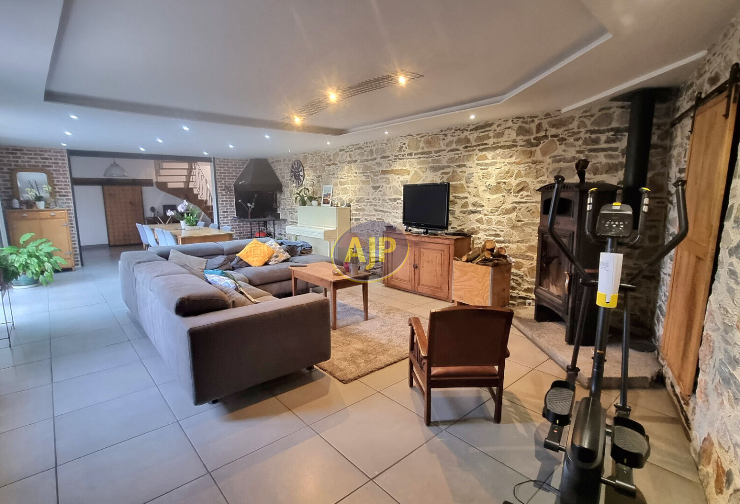 BESLE SUR VILAINE - 237 m² hab- 500 m² de Hangar - TERRAIN — photo 1