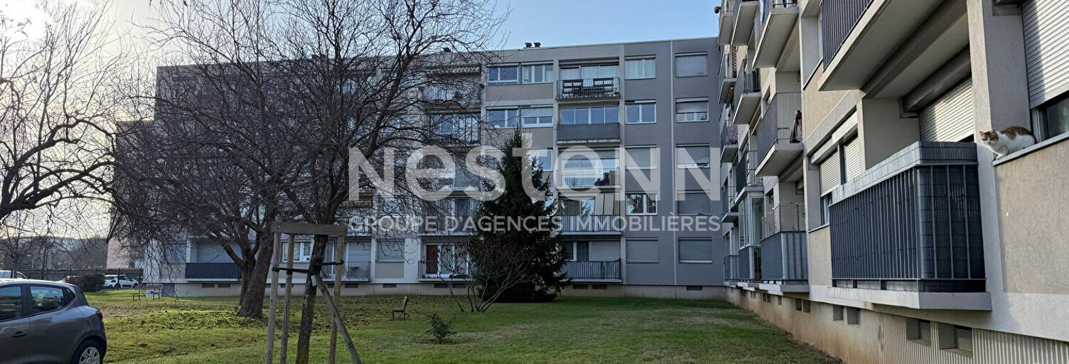 Garage   m² à vendre à Bron (69500)