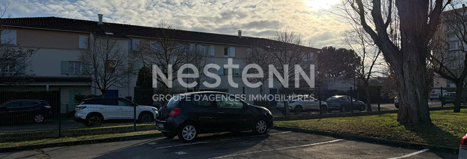 Garage   m² à vendre à Bron (69500)