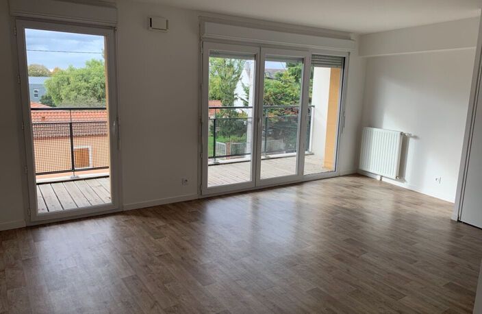 ST SEBASTIEN T3 63 M² AVEC CAVE ET STATIONNEMENT — photo 2