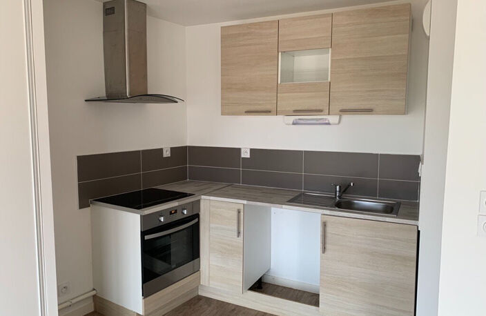 ST SEBASTIEN T3 63 M² AVEC CAVE ET STATIONNEMENT — photo 4