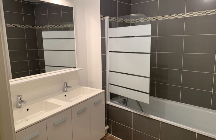 ST SEBASTIEN T3 63 M² AVEC CAVE ET STATIONNEMENT — photo 5