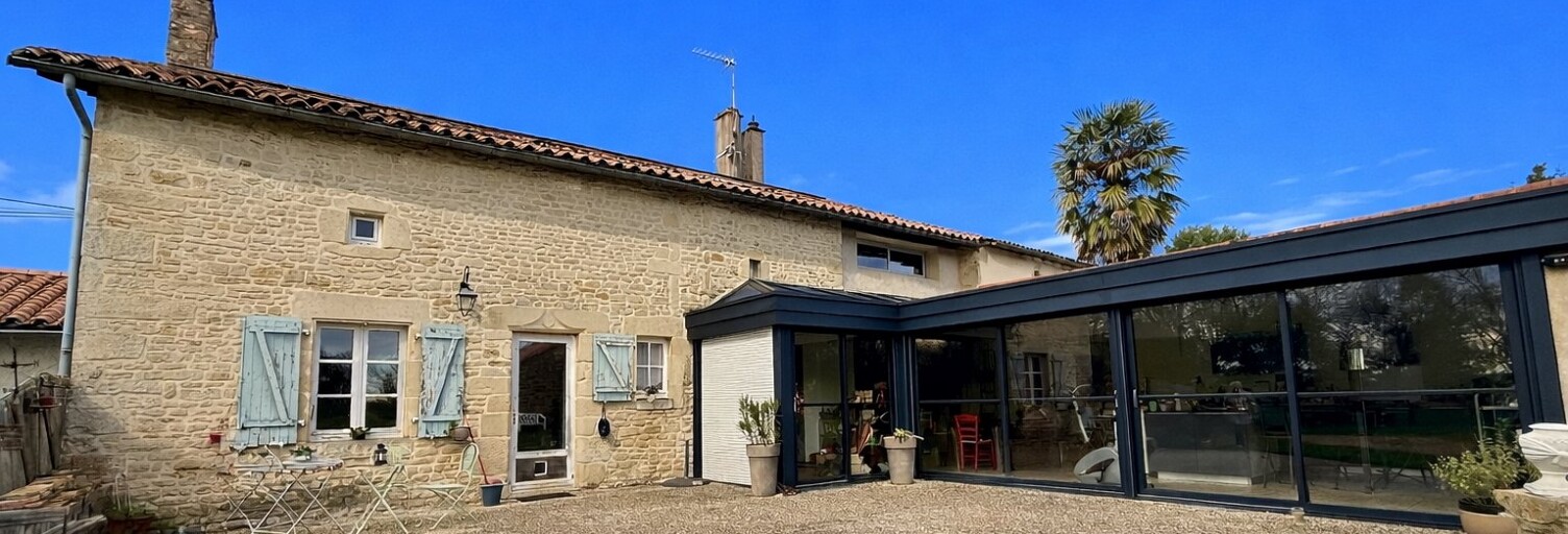 Maison 7 Pièces 234 m² à vendre à Saint-Coutant (79120)