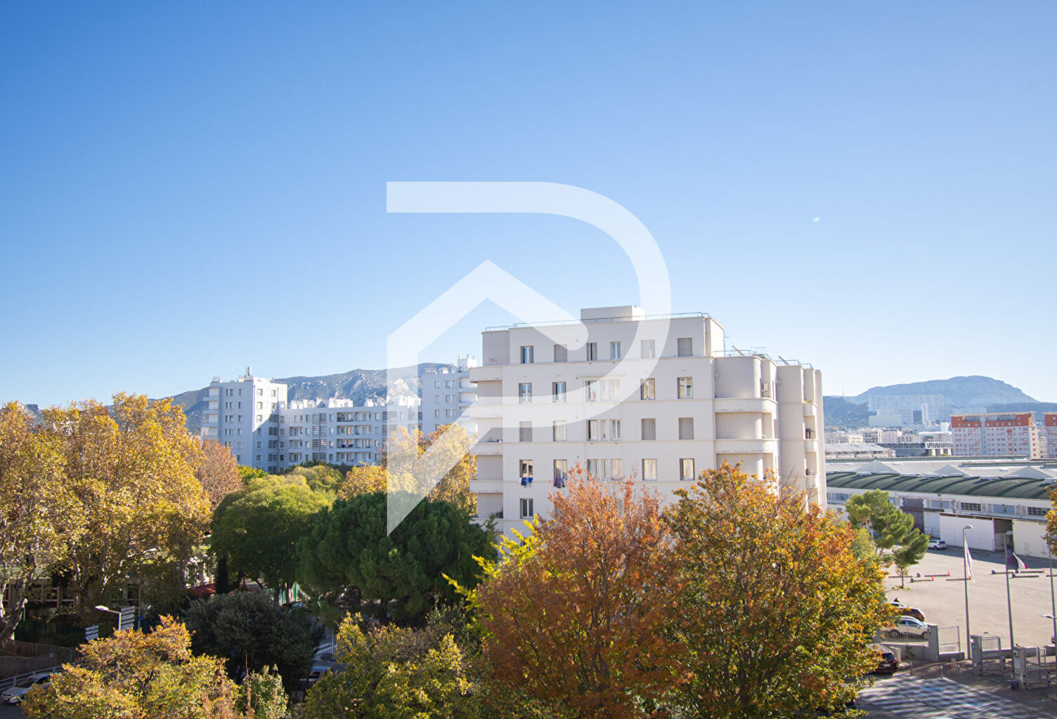 Appartement 5 pièces 100 m2 avec balcon Marseille 13008 — photo 1