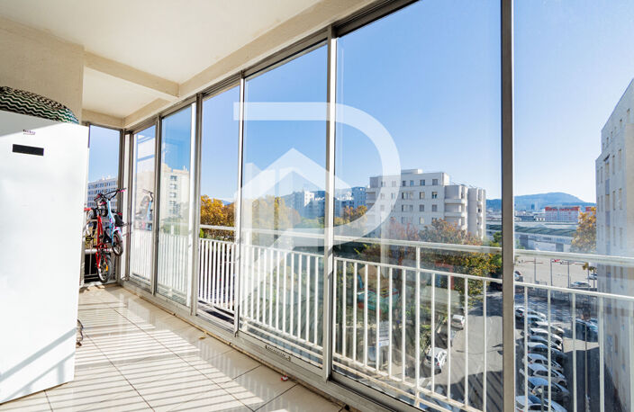 Appartement 5 pièces 100 m2 avec balcon Marseille 13008 — photo 3