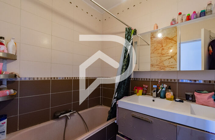 Appartement 5 pièces 100 m2 avec balcon Marseille 13008 — photo 4