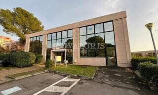 Bureau  207 m² à louer à Vitrolles (13127)