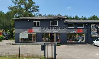 Commerce  180 m² à louer à Saint-Genis-Laval (69230)