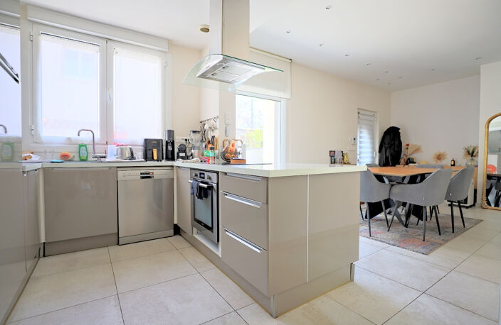 M2236 - TOULON - Mourillon-Lamalgue - Appartement T4 - rez-de-jardin - garage — photo 4