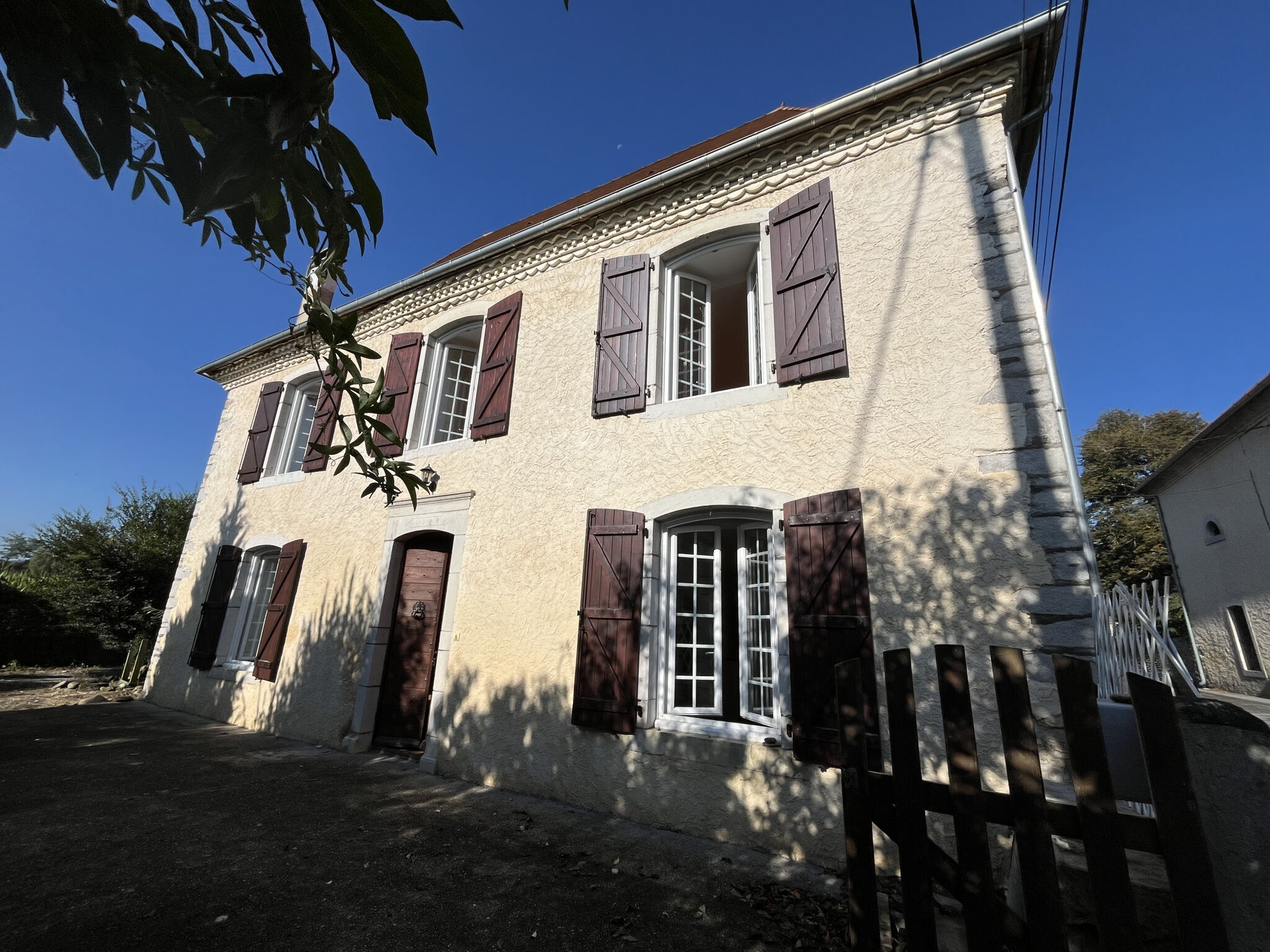Villa / Maison  T5 à louer Barraute-Camu 64390
