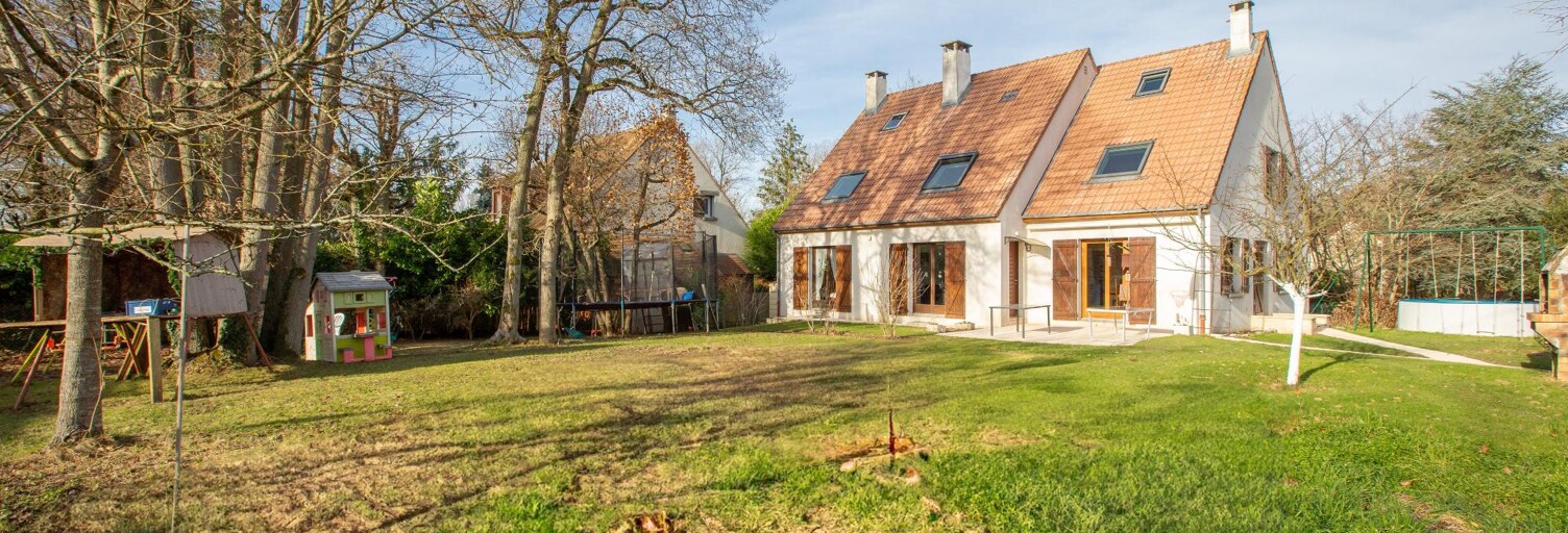 Maison 9 Pièces 261 m² à vendre à Le Mesnil-Saint-Denis (78320)